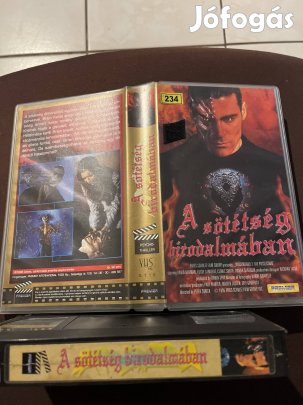 A sötétség birodalmában thriller vhs 