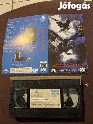 A sötétség gyermekei vhs horror. 