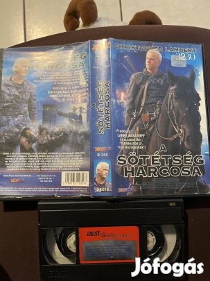 A sötétség harcosa vhs nagytok akció.   