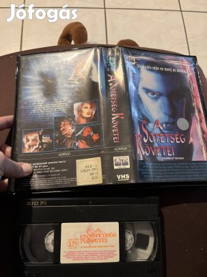 A sötétség követei vhs nagytok horror. Szép