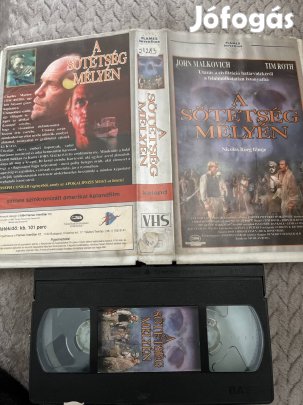 A sötétség mélyén vhs nagytok kaland