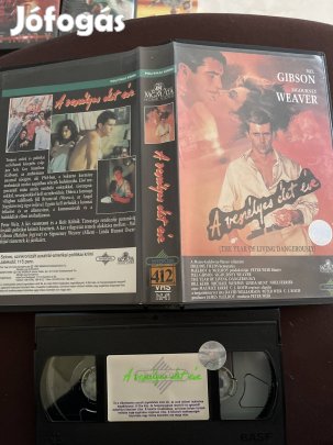 A veszélyes élet éve krimi vhs nagytok 