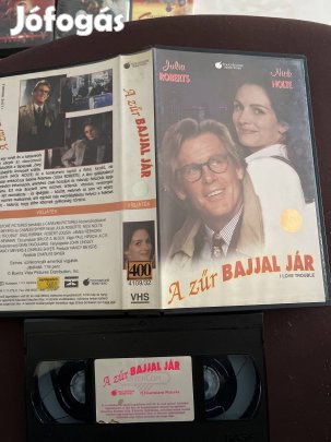 A zűr bajjal jár vigjáték vhs nagytok 