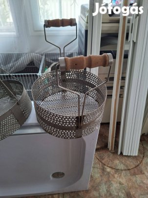 Abáló kosár , hurka , szalonna