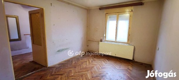 Abdai eladó 68 nm-es ház