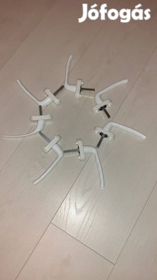 Ablak,ajtó kilincs , fehér. Hét darab, ezért az árért.