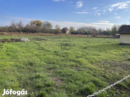 Abony zártkerti részén telek eladó!