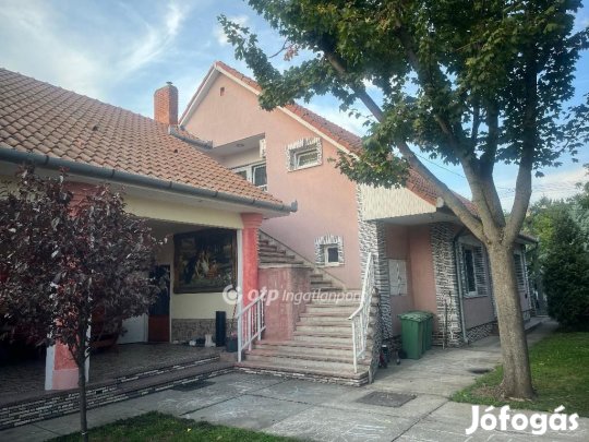 Abonyi 450 nm-es ház eladó