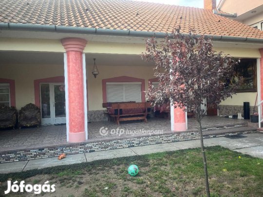 Abonyi eladó 450 nm-es ház