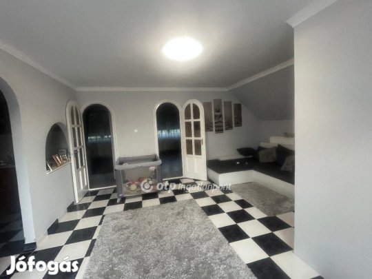 Abonyi eladó 69 nm-es ház