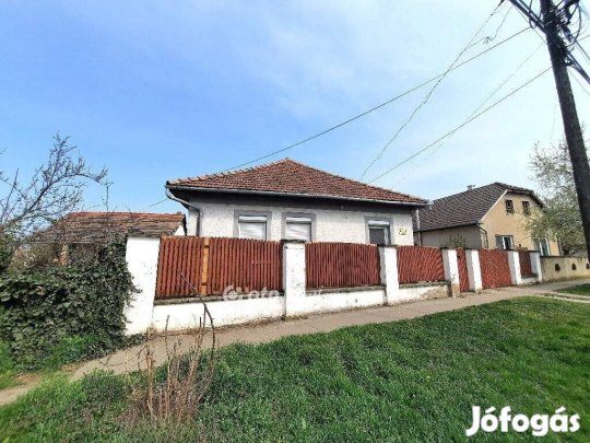 Abonyi eladó 98 nm-es ház
