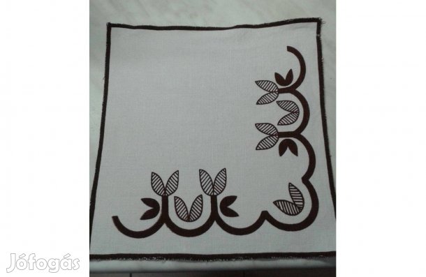 Abrosz, kicsi, fehér alapon barna mintájú, eladó