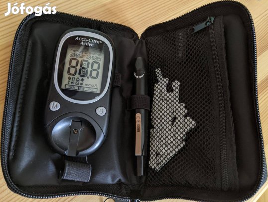 Accu-Chek Active vércukormérő szett + ujjbegyszúró,univerzális chippel
