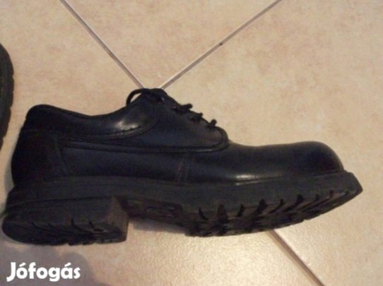 Acélbetétes cipő!