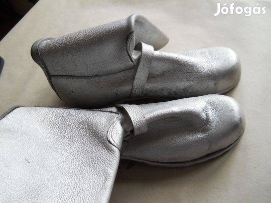 Acélkaplis öntőcsizma eladó!