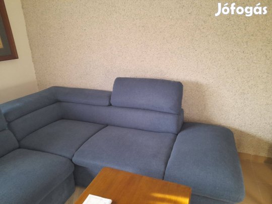 Acélkék színű ülőgarnitúra
