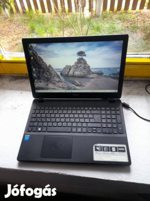 Acer Aspire Es1-512 laptop