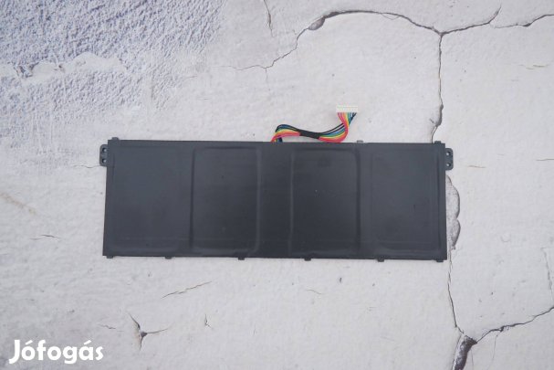 Acer laptop akkumulátor hibás AC14B8K