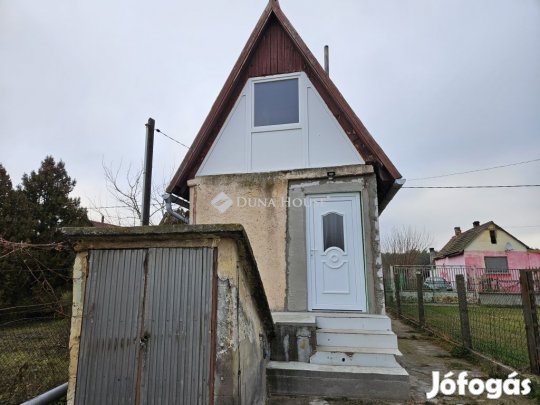 Ácsi 31 nm-es ház eladó