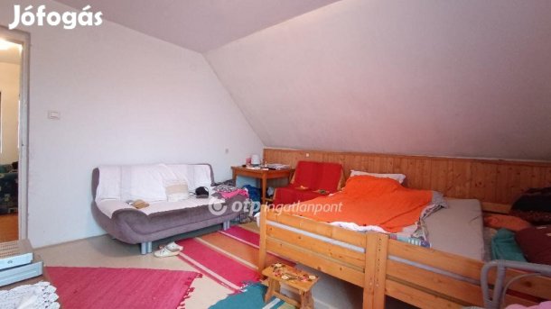 Ádándon eladó egy 136 m2-es, kétszintes, tégla építésű családi ház