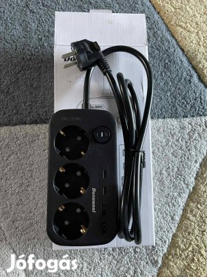 Adapter 3 rekesszel és 4 USB-vel (2 USB C)