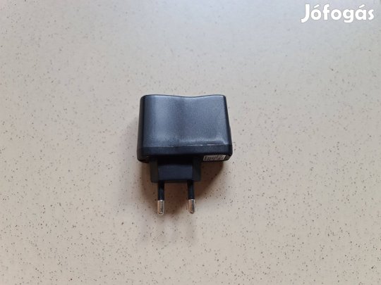 Adapter töltő usb csatlakozással
