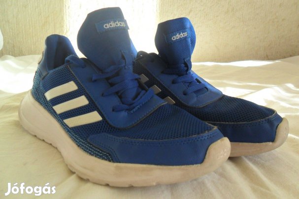 Adidas,40-es,sportcipő rakt. készlet kiseprés miatt beszer ár!