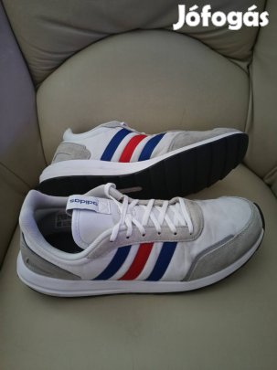 Adidas 45,5-ös férfi cipő.