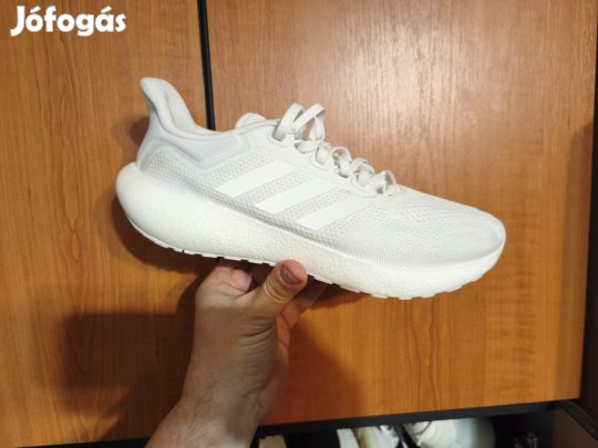 Adidas Boost futó cipő 44.