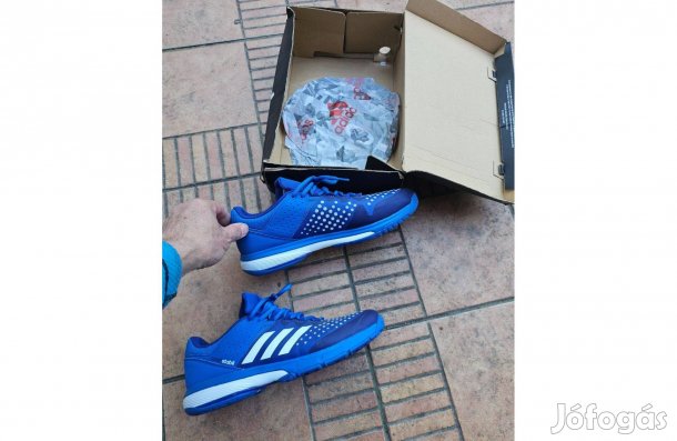 Adidas Courtstabil edzőcipő 45 új dobozában