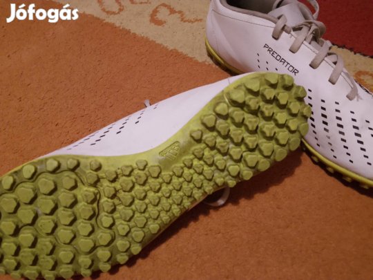 Adidas Predator (műfüves)