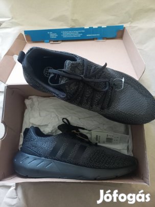 Adidas Swift Run 22 cipő új