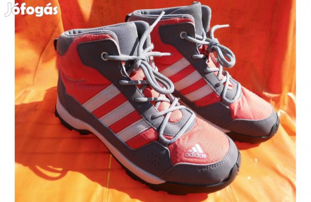 Adidas Traxion eper-szürke 36 2/3-os női-gyerek túracipő eladó,