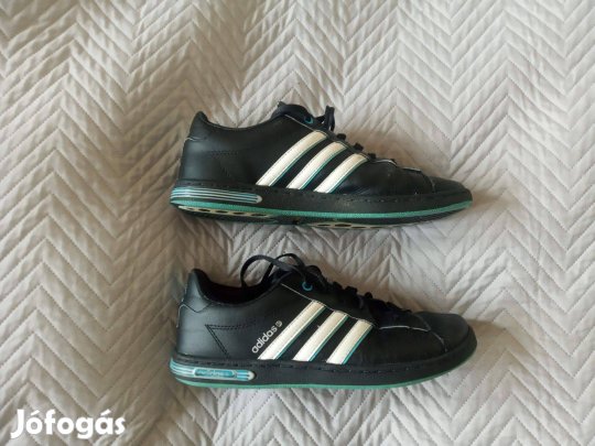 Adidas cipők 39-es méretben