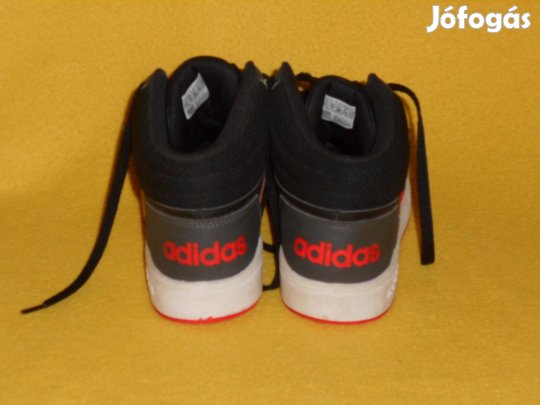 Adidas fiú, téli cipő, bakancs. 38-as. Bélelt, meleg, szinte új. Félár