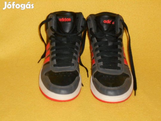 Adidas fiú cipő, 38-as. Alig felvett, magasszárú. Féláron