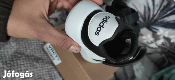 Adidas gyerek cipő 23 méret 10ezer