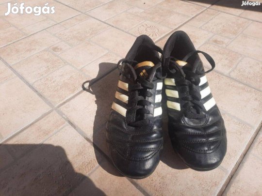 Adidas gyerek foci cipő