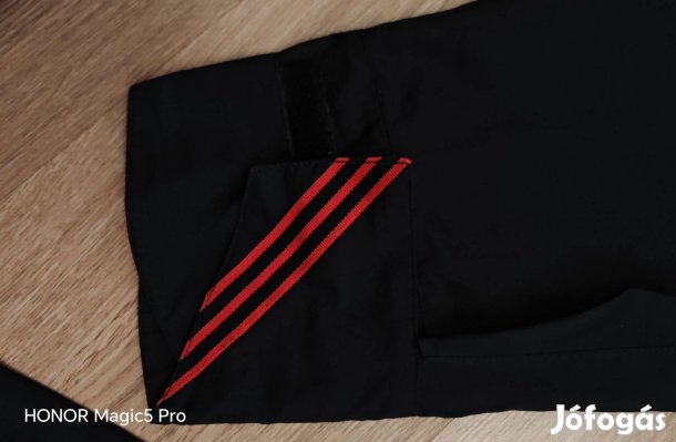 Adidas hibás férfi sportos nadrág