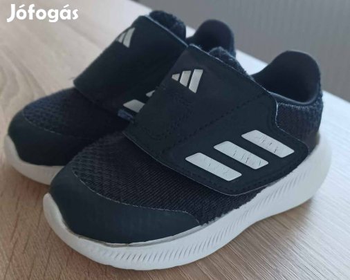 Adidas kisfiú cipő 20-as méret