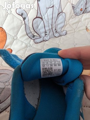 Adidas kisfiú cipő