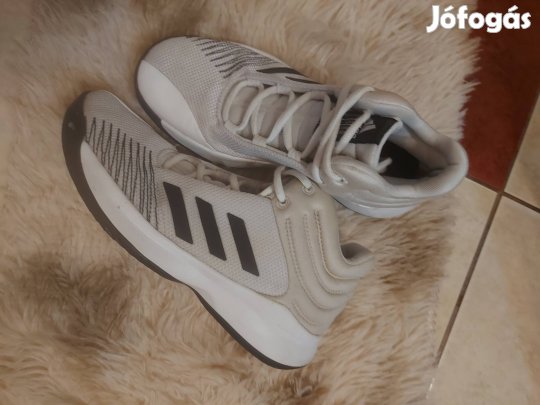 Adidas kosárcipő 38