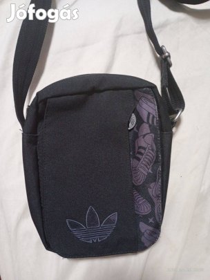 Adidas oldaltáska