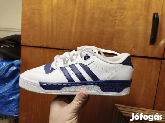 Adidas sportcipő 43.5.