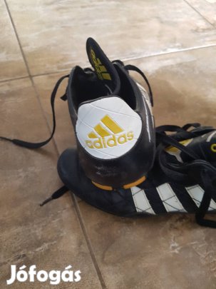 Adidas stopliscipő