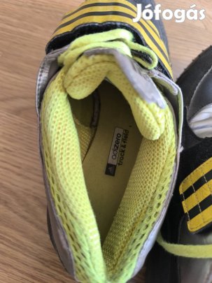 Adidas szöges gerelyhajító cipő 41-es lábra