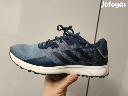 Adidas túra futó cipő 46.