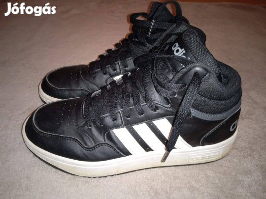 Adidas utcai cipő 40 2/3-os méretben eladó!