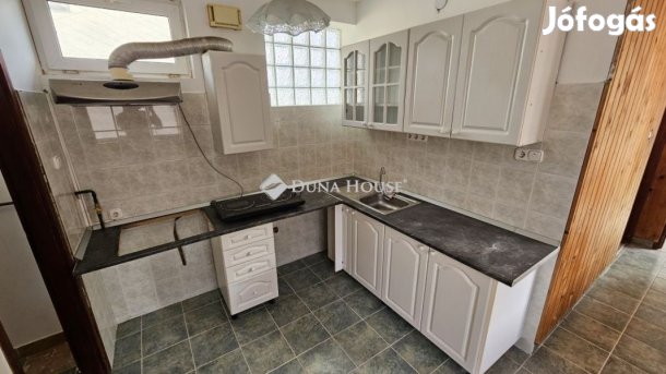 Adonyi eladó 70 nm-es ház