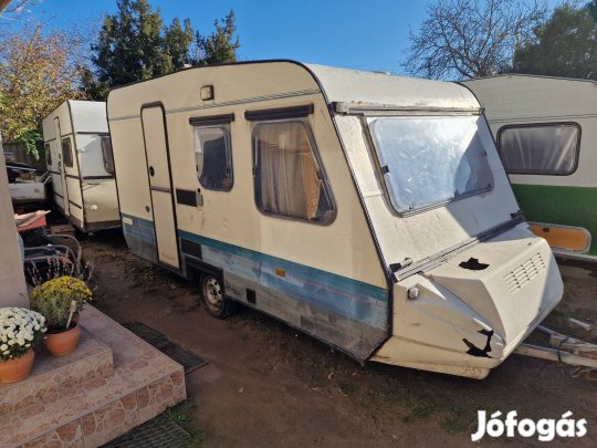 Adria 480 zuhanyzos lakokocsi (-100.000 Ft Akcios)